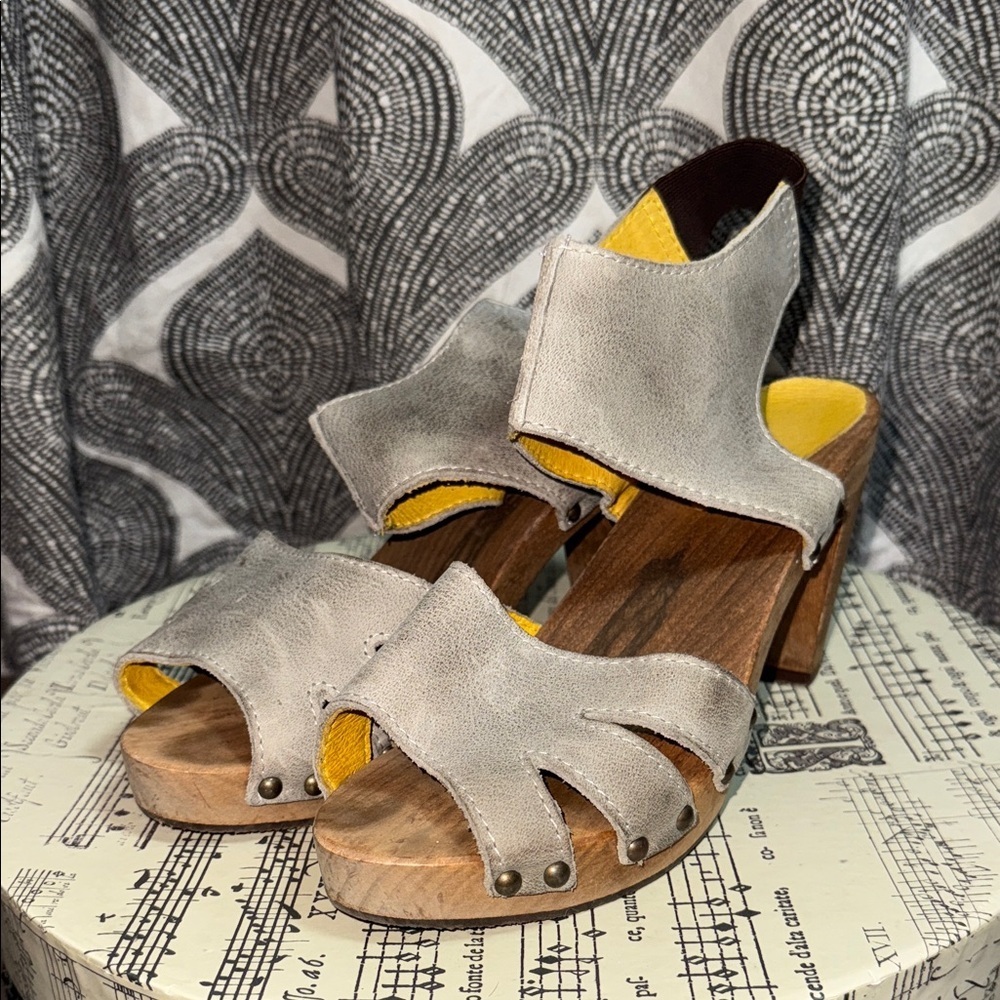 Sanita Vela Platform Suede Sandal Clogs SZ 7.5/8